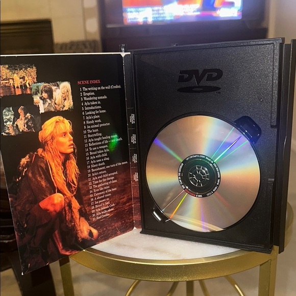 The Clan of the Cave Bear DVD - Picture 2 of 4